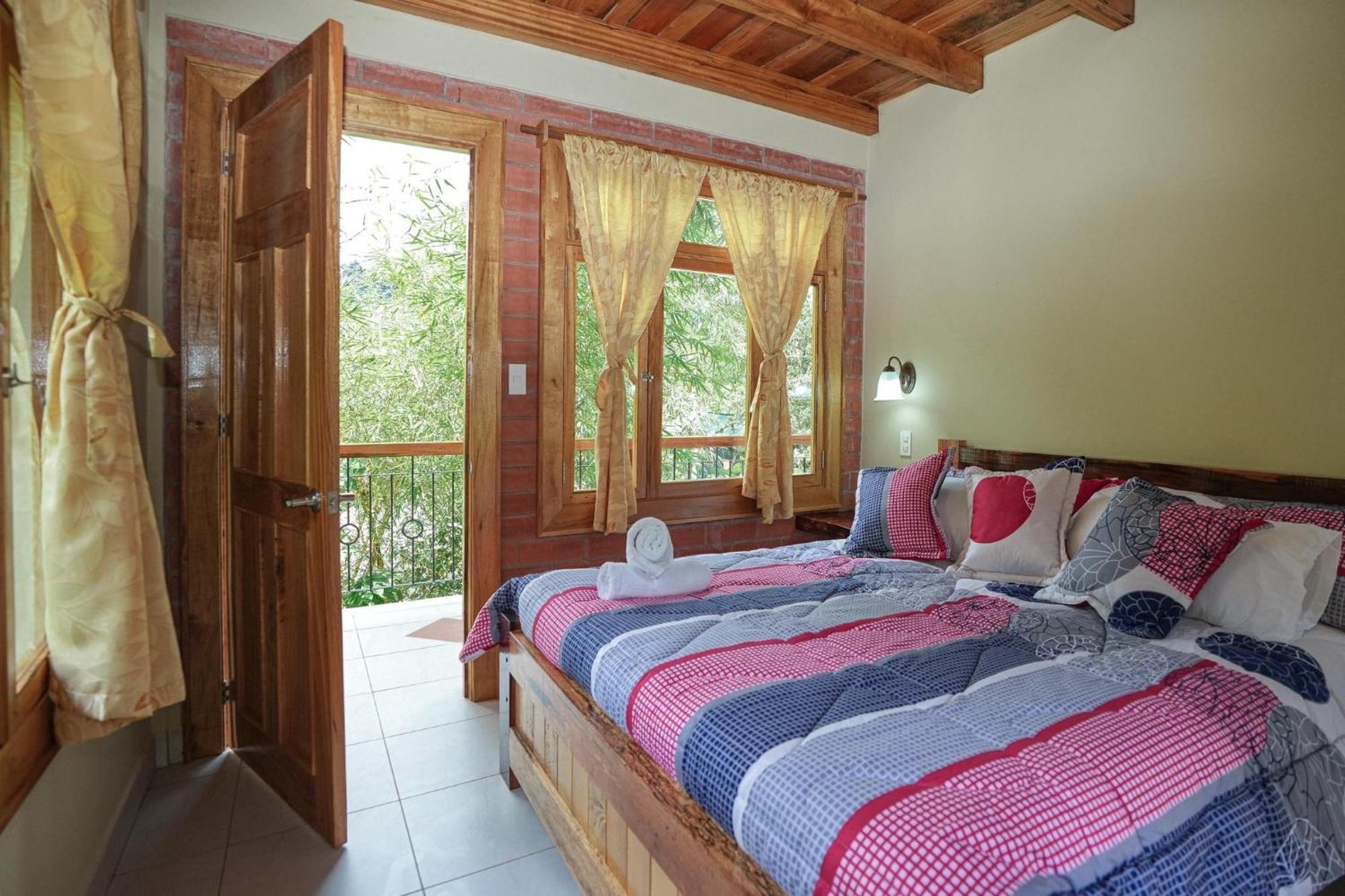 Bed and Breakfast Casa Del Rio En Миндо Экстерьер фото