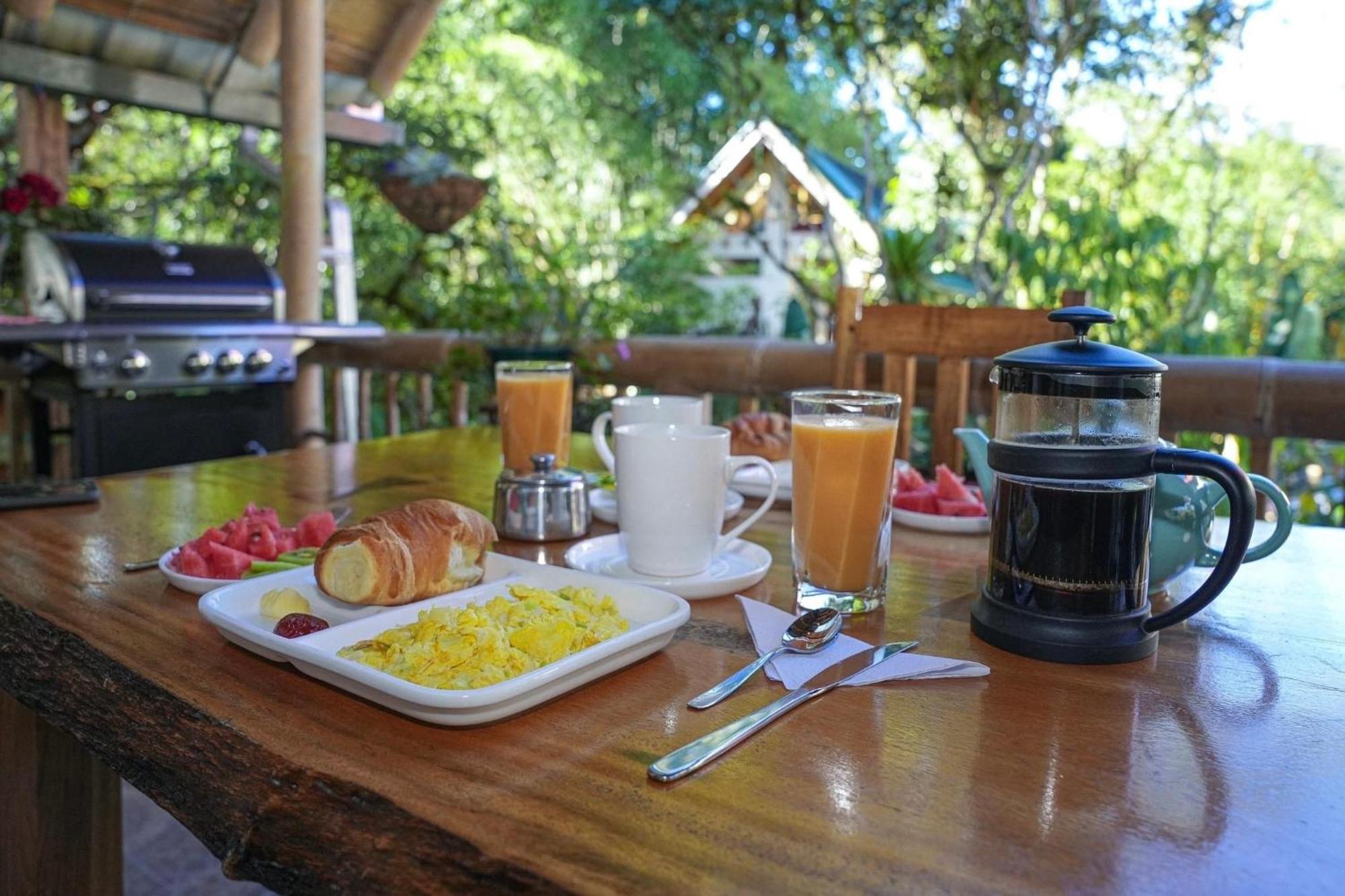 Bed and Breakfast Casa Del Rio En Миндо Экстерьер фото