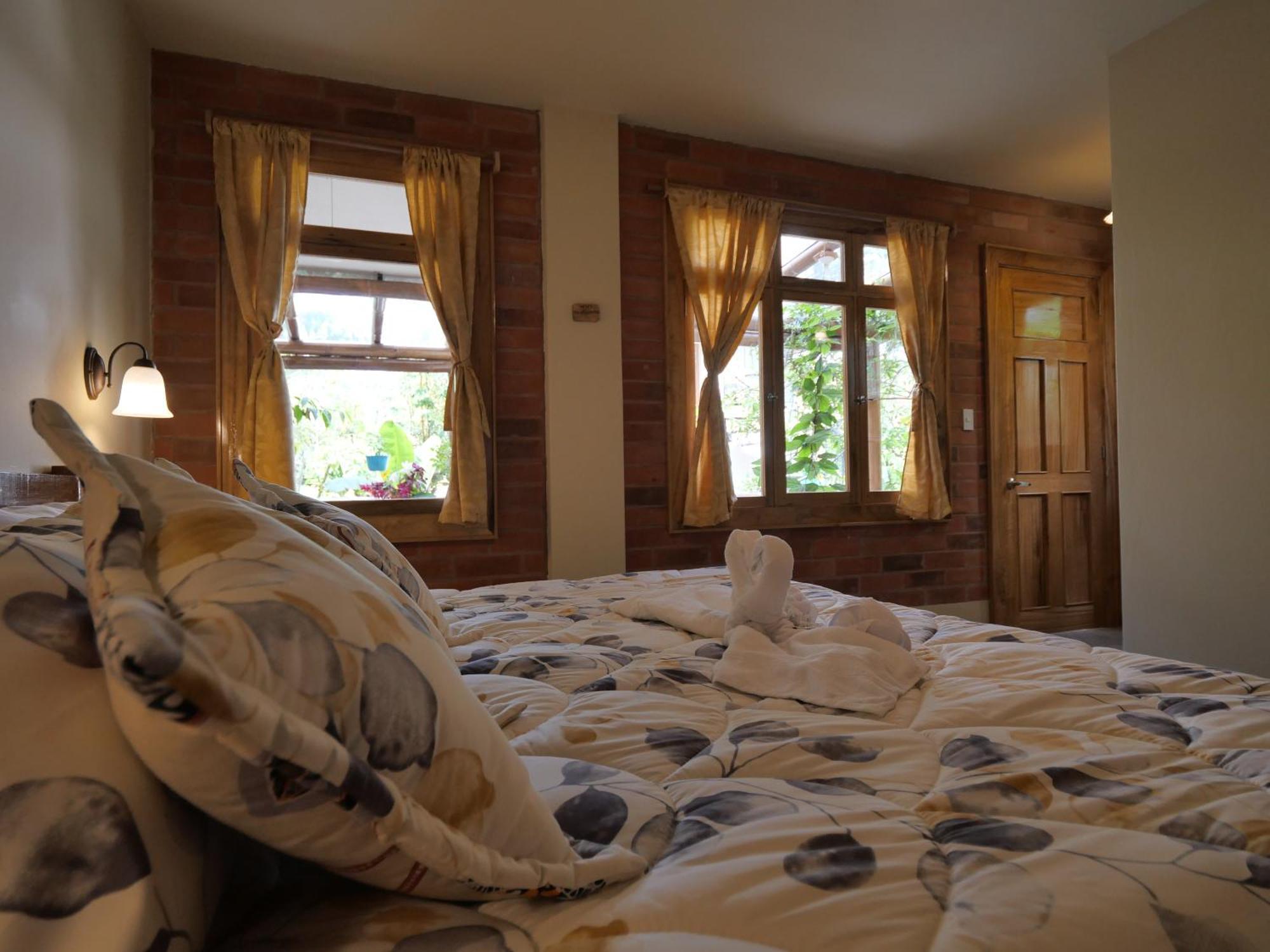 Bed and Breakfast Casa Del Rio En Миндо Экстерьер фото